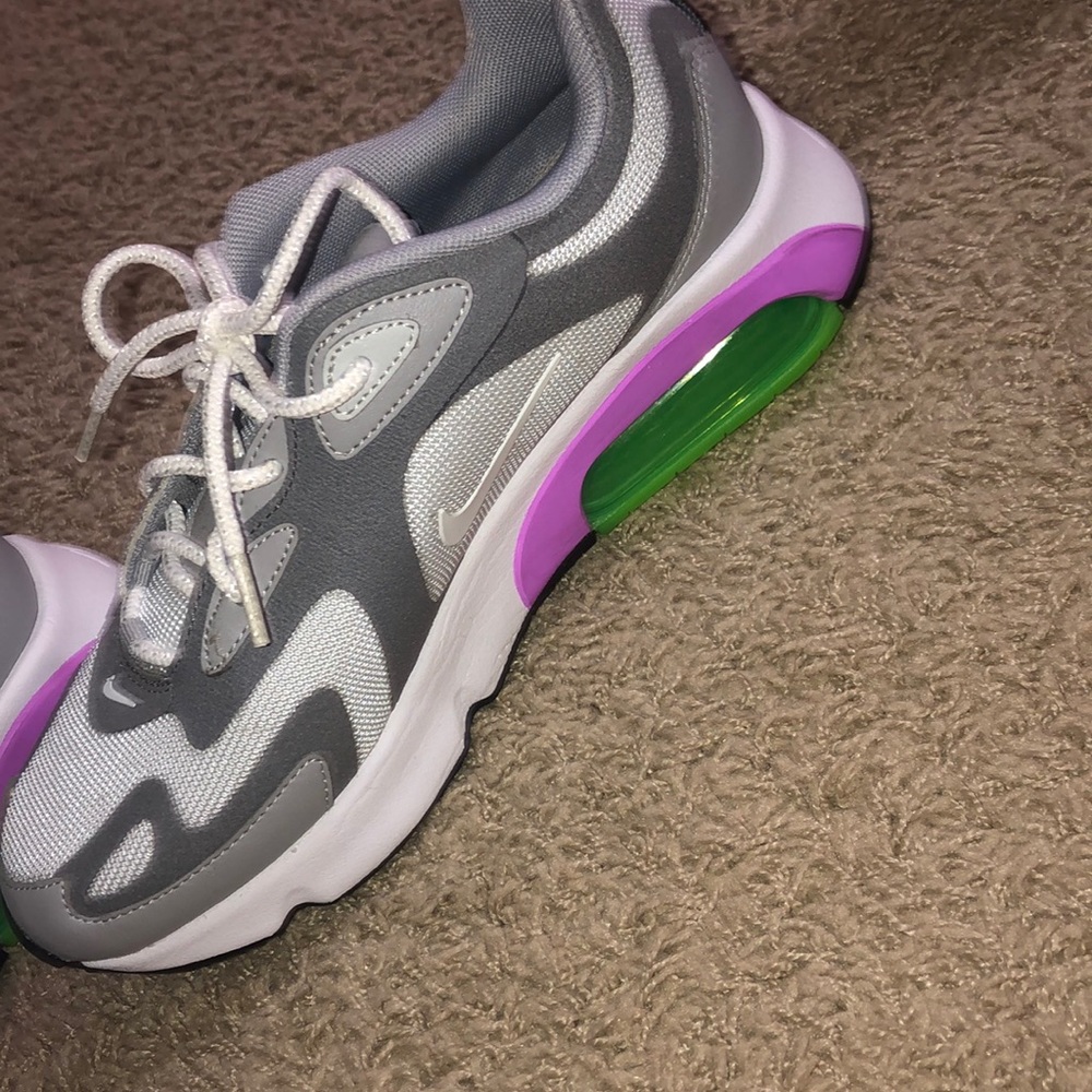 NIKE AIR MAX